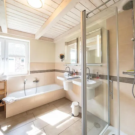 Hauke Hain 68 - Haus Mit Eingezaeuntem Garten Und Sauna Nyaraló *