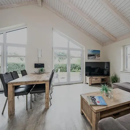 Hauke Hain 68 - Haus Mit Eingezaeuntem Garten Und Sauna Dagebüll