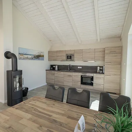 Hauke Hain 68 - Haus Mit Eingezaeuntem Garten Und Sauna