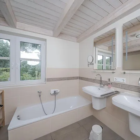 Hauke Hain 68 - Haus Mit Eingezaeuntem Garten Und Sauna * Dagebüll