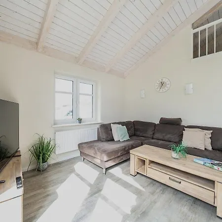 Nyaraló Hauke Hain 68 - Haus Mit Eingezaeuntem Garten Und Sauna *