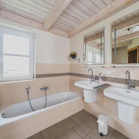 Hauke Hain 68 - Haus Mit Eingezaeuntem Garten Und Sauna Nyaraló